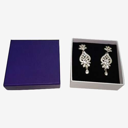 square earing packaging boxes